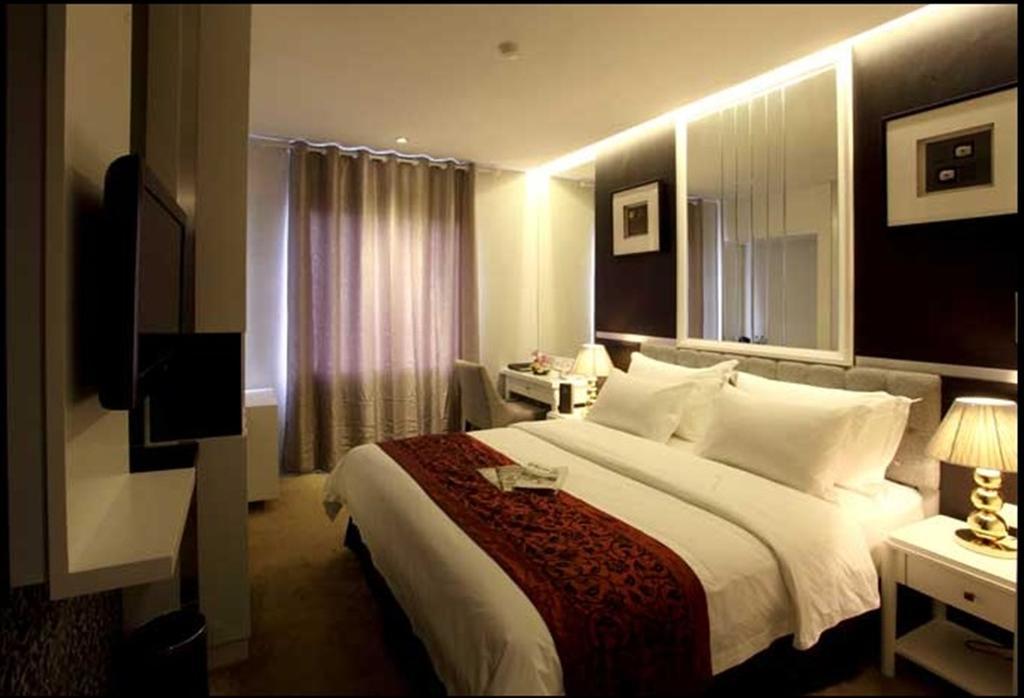 Gino Feruci Braga By Kagum Hotels Bandung Room photo